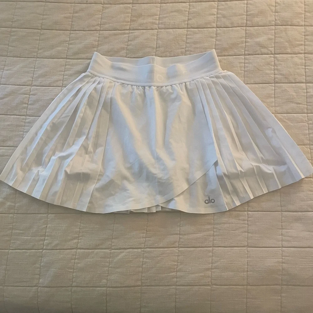 ALO Yoga Women's White Pleated Skirt